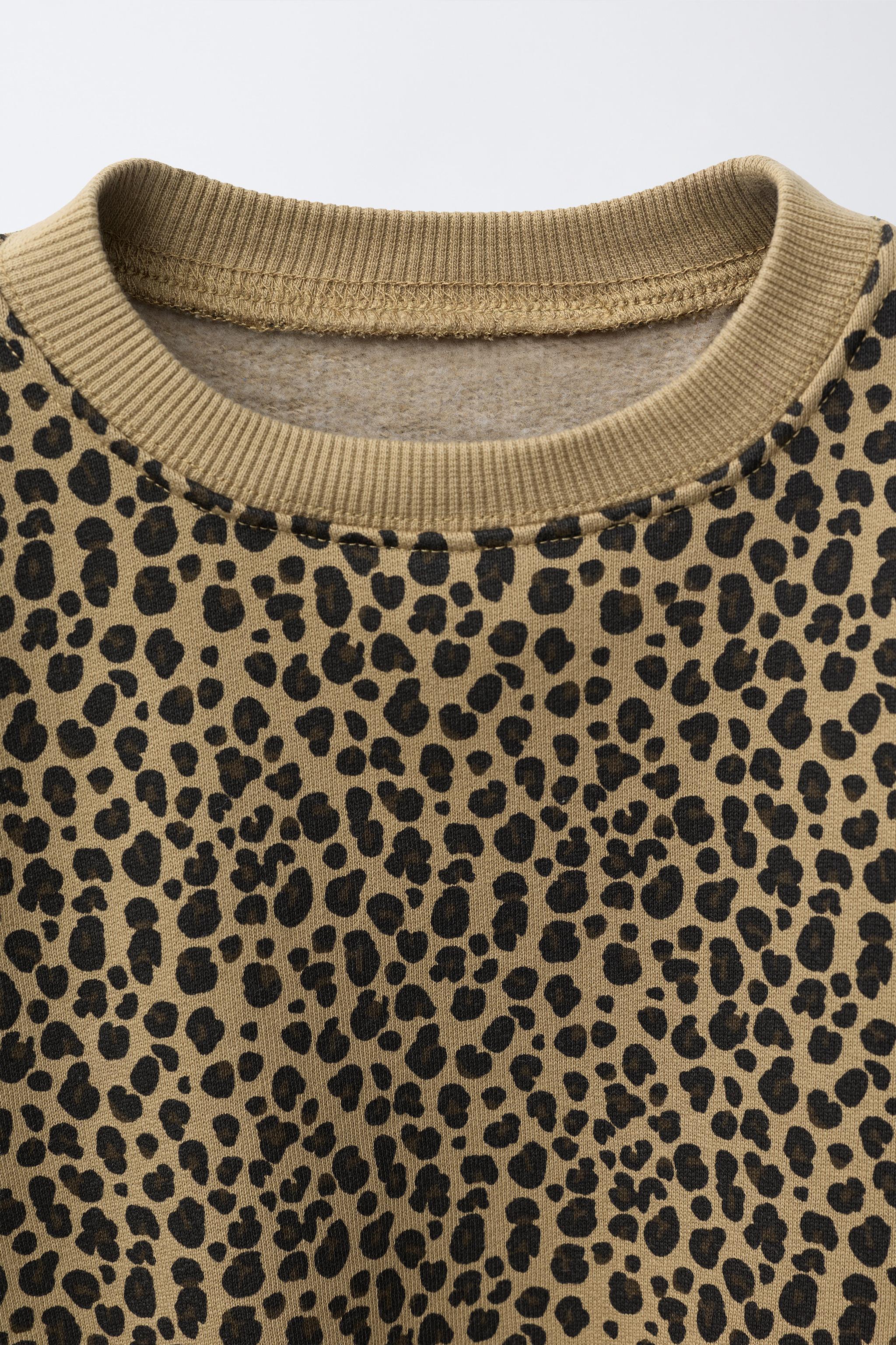 HEAVYWEIGHT ANIMAL PRINT SWEATSHIRT